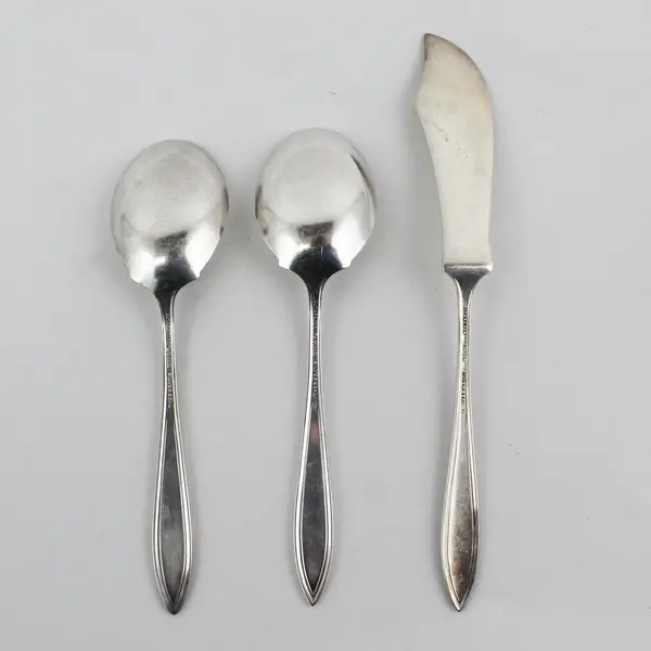 2 Assoc. Silver Yourex Silver Seal Lady Washington Sugar Spoons  1 Butter Knife