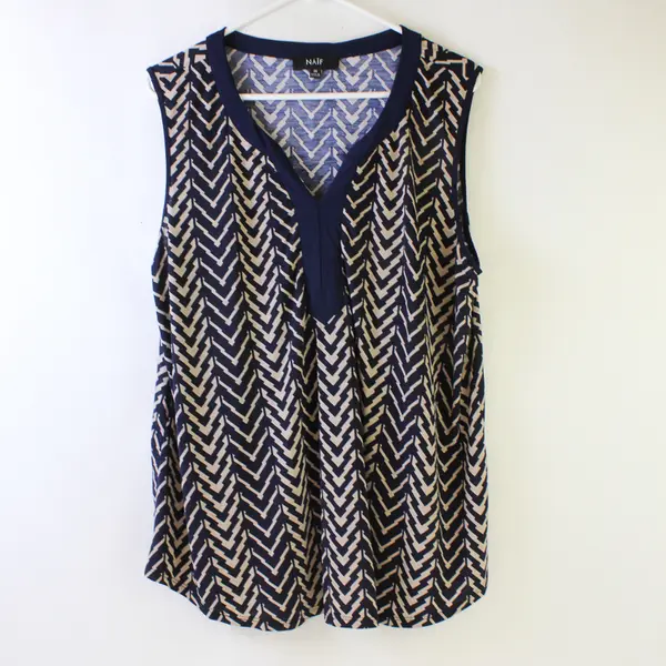 Naif Navy and Beige Sleeveless V-Neck Top Women's 3X