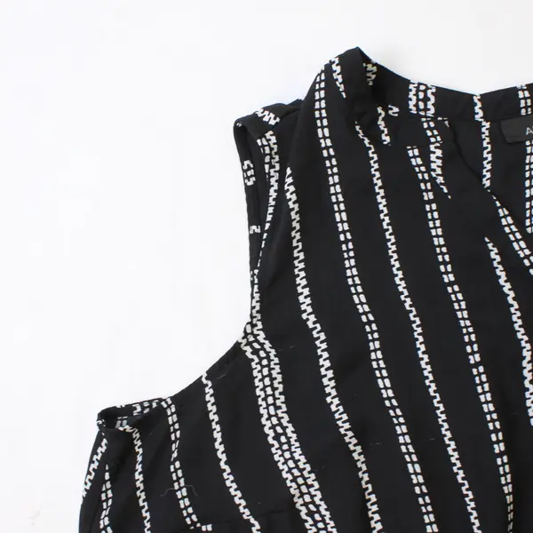 Apt. 9 Black and White Sleeveless V-Neck Blouse Women's 1X