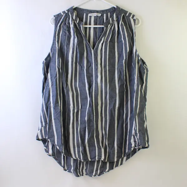 Annalee + Hope Gray and White Striped Sleeveless V-Neck Blouse Women's XXL