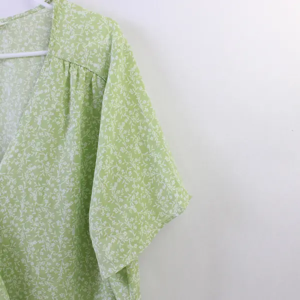 Lush Green/White Floral Short Sleeve Wrap Blouse 100% Polyester Women's Size 3X