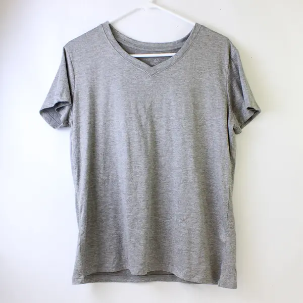 Tee-One Gray V-Neck Short-Sleeved T-Shirt Women's Medium