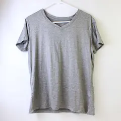 Tee-One Gray V-Neck Short-Sleeved T-Shirt Women's Medium