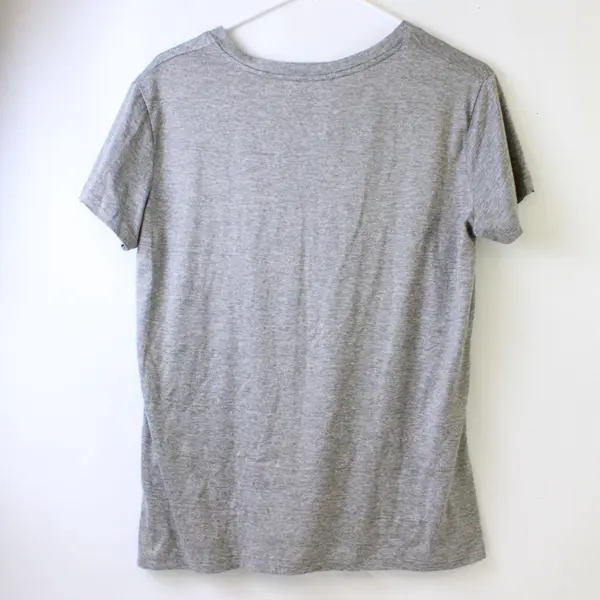 Tee-One Gray V-Neck Short-Sleeved T-Shirt Women's Medium