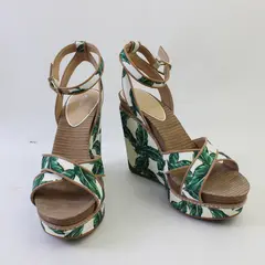 Gianni Bini Women's 10M White/Green Tropical Print Lusiatwo Wedges