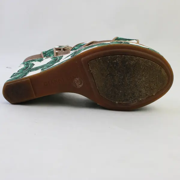 Gianni Bini Women's 10M White/Green Tropical Print Lusiatwo Wedges
