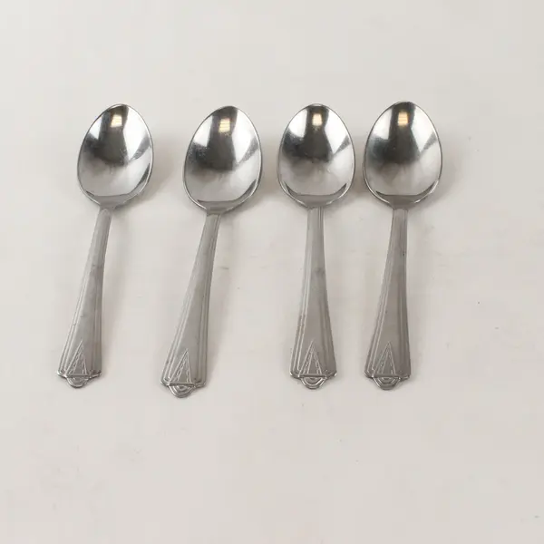 Lot of 4 Diamond Silver Co DSC3 Stainless Steel Teaspoons