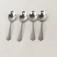 Lot of 4 Diamond Silver Co DSC3 Stainless Steel Teaspoons