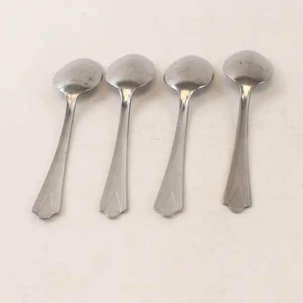 Lot of 4 Diamond Silver Co DSC3 Stainless Steel Teaspoons