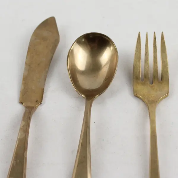 Set of 8 Dirilyte-Dirigold Silverware Forks + Spoons + Butter Spreaders