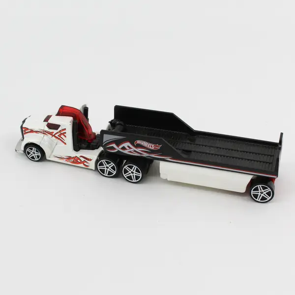 Hot Wheels 2014 - Drivin' Wild Super Rig Semi-Truck and Trailer White/Red