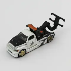 Maisto Wrecker Tow Truck - Play Functional Towing Capable