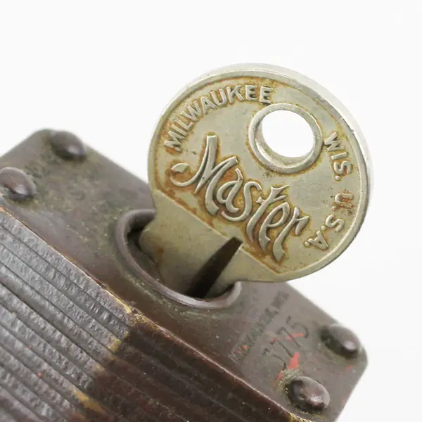 Vintage No. 4  Master Lock Co. Padlock Lock with Original Key Milwaukee Wis 3775