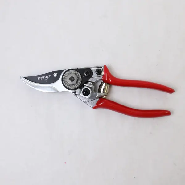 Zenport Red Handle Gardening Tool Handheld 7" Swiss-Style Pruning Shears Z-102