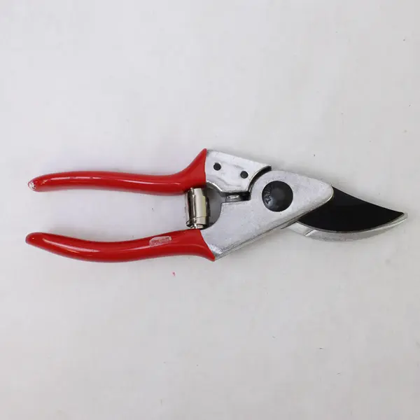 Zenport Red Handle Gardening Tool Handheld 7" Swiss-Style Pruning Shears Z-102