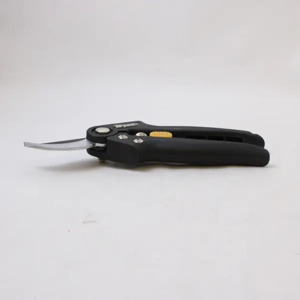 Bryant Black Gardening Tool Handheld Swiss-Style Pruning Shears 7.75" Long