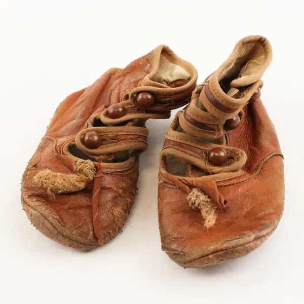 Antique Victorian-Era Baby/Child Button-Up Brown Leather Boots with Tassels 4”