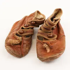Antique Victorian-Era Baby/Child Button-Up Brown Leather Boots with Tassels 4”