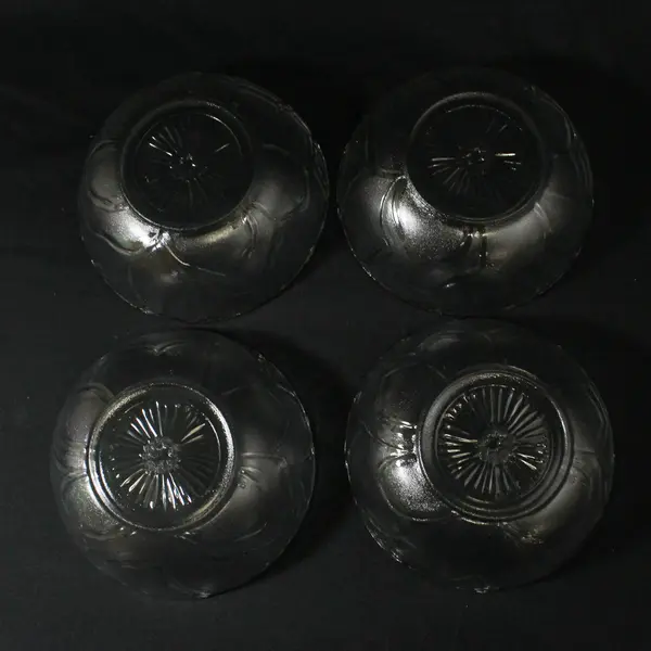 4 Textured Petal Glass Salad Bowls Starburst Bottom With Star Center 7"