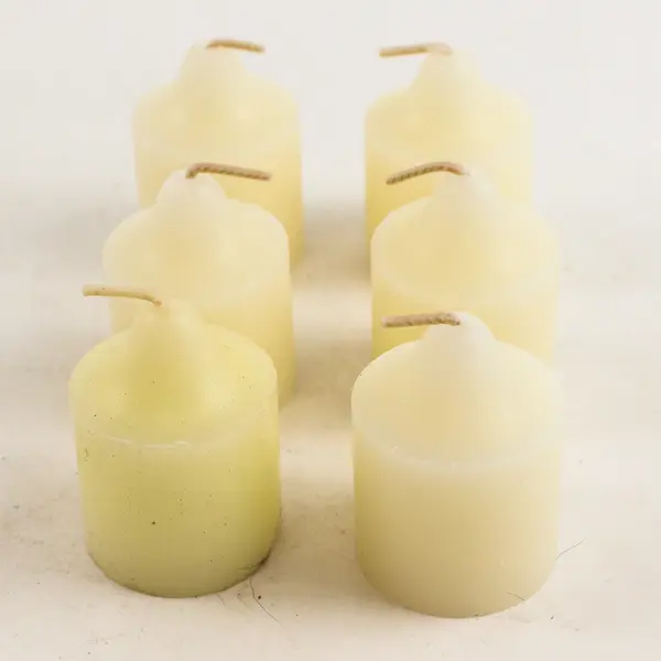 Set Of 6 Party Lite Iced Snowberries Scent White 2" Tall Votive Candles VO6123