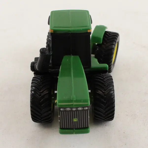 John Deere Model 2739Q01 4WD Toy Tractor 1:64 Scale