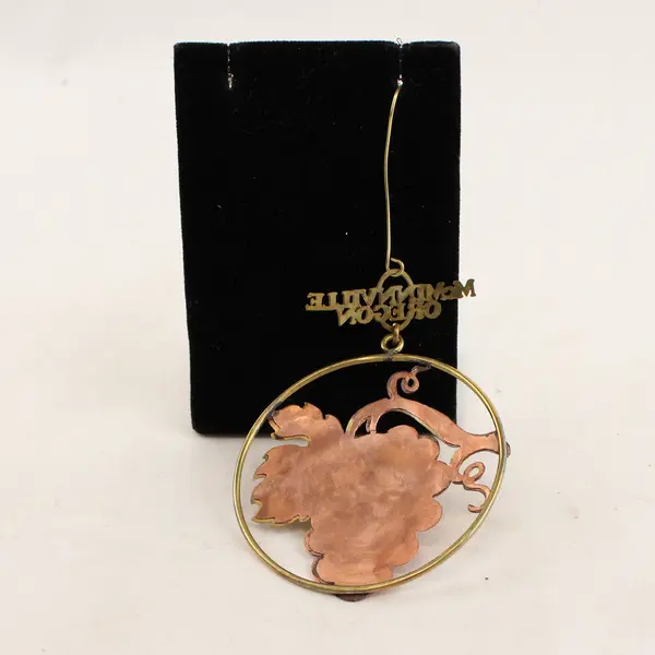 2018 McMinnville OR Copper Toned and Brass Ornament 2" Wine Country Grapes