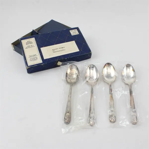 Lot of 4 Silverplated Collector Spoons Washington Adams Jefferson