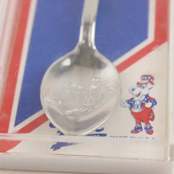 Vintage Elvis Souvenir Spoon Tennessee Guitar Charm Collectible