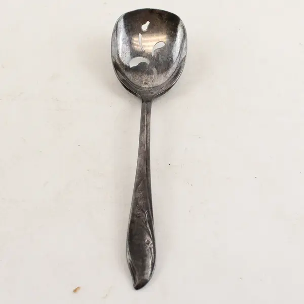 Vintage 1847 International Silver Springtime Pierced Spoon Collectible Flatware