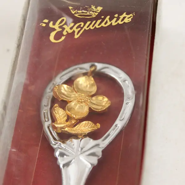 Lot of 2 Canada Souvenir Collector Spoons Victoria BC Maple Leaf 