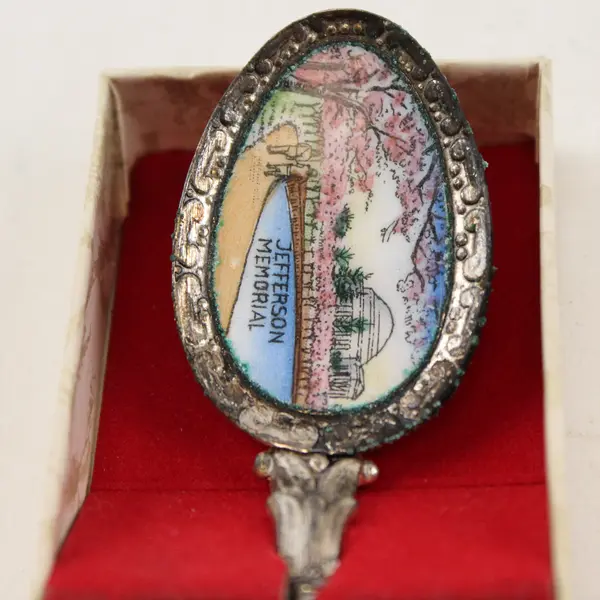 Jefferson Memorial Washington DC Enameled Souvenir Collectible Spoon