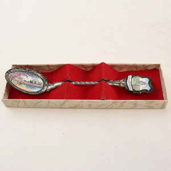 Jefferson Memorial Washington DC Enameled Souvenir Collectible Spoon