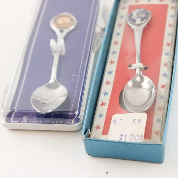 Lot of 2 Oregon Souvenir Spoons Gold-Tone The Grotto & Multnomah Falls