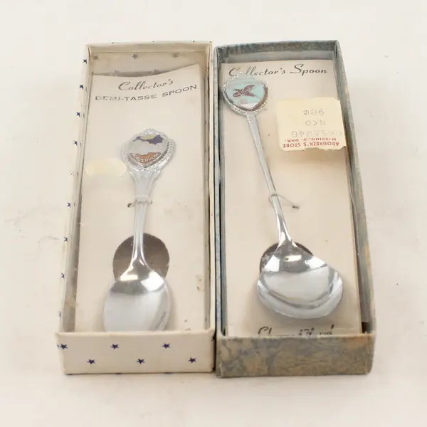 Lot of 2 South Dakota Mt. Rushmore & Pheasant Chrome Souvenir Spoons
