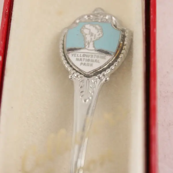 Vintage Yellowstone National Park Souvenir Spoon Silverplate Collectible