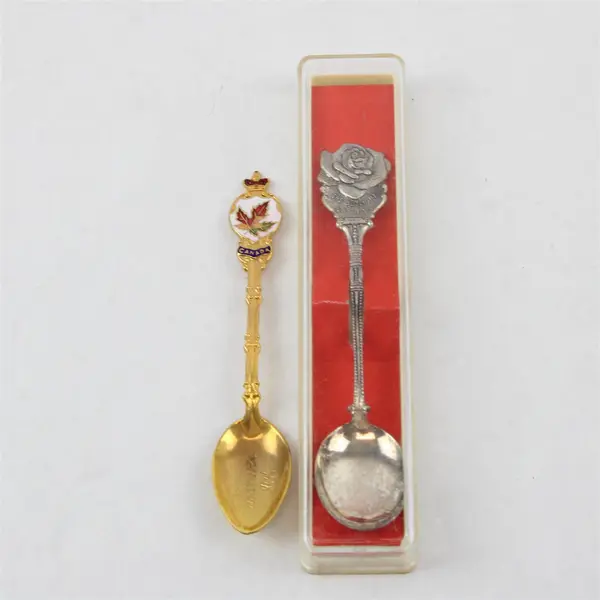 Lot of 2 Vintage Canada Souvenir Spoons Gold-Tone Butchart Gardens Victoria