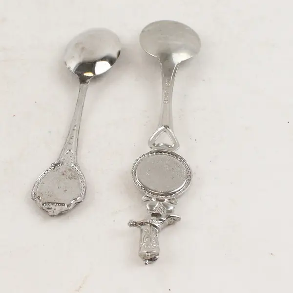 Lot of 2 Texas Souvenir Spoons San Antonio Zoo & Lone Star