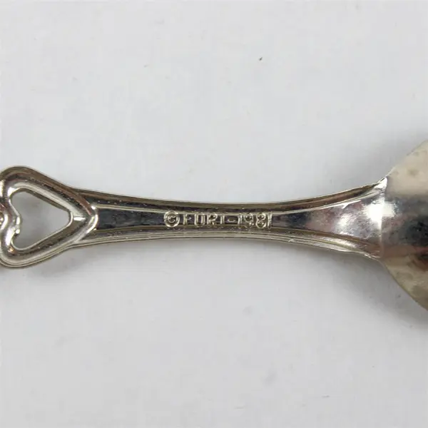 Vintage Minnesota Souvenir Spoon Fish Handle State Outline Collectible