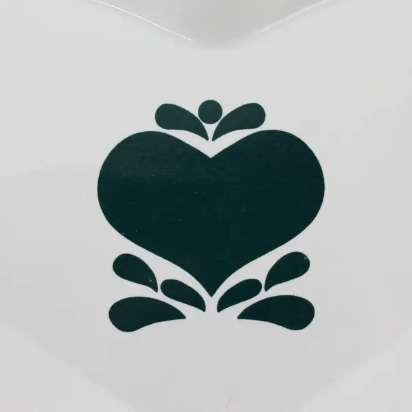 Fairwinds Welcome Home Green Sponge Heart Shaped Ceramic Pie Quiche Dessert Dish