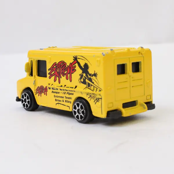 MAISTO Extreme Vertical Panel Van Skateboarding Original Old Van