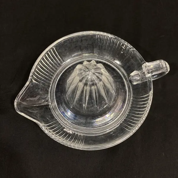 Vintage Anchor Hocking Clear Glass Juicer Reamer With Handle And Spout 