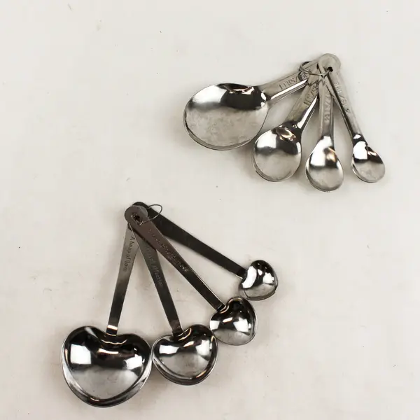 Lot of 2 Metal Measuring Spoons Sets Oval & Heart Shaped