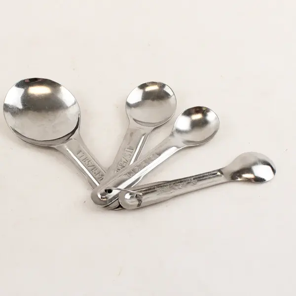Lot of 2 Metal Measuring Spoons Sets Oval & Heart Shaped