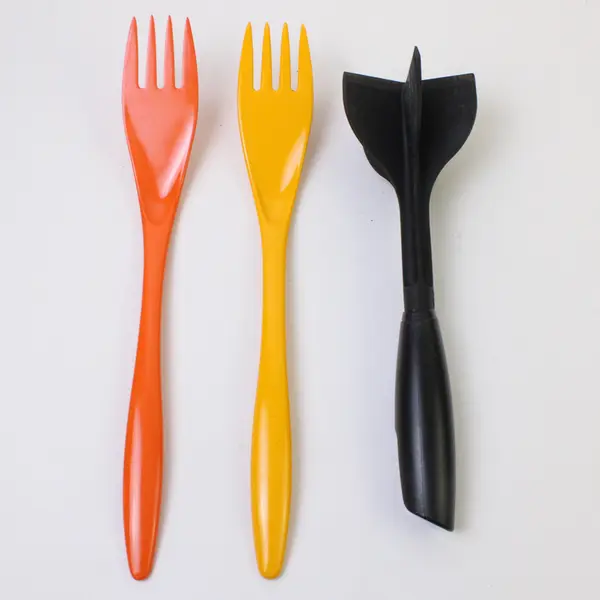 Lot of 3 Kitchen Utensils Ground Meat Masher + Yellow & Orange Melamine Forks