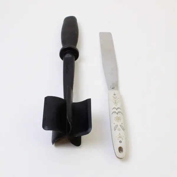 Lot of 2 Utensils - Ground Meat Masher & Vintage Flint Arrowhead Icing Spatula