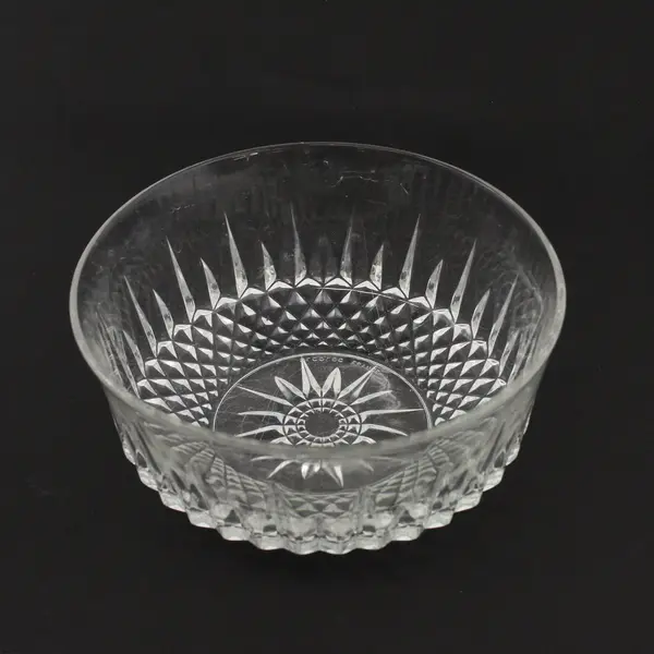 Arcoroc France Star Pattern Clear Glass Round Serving Bowl 8.25" Diameter