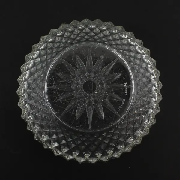 Arcoroc France Star Pattern Clear Glass Round Serving Bowl 8.25" Diameter