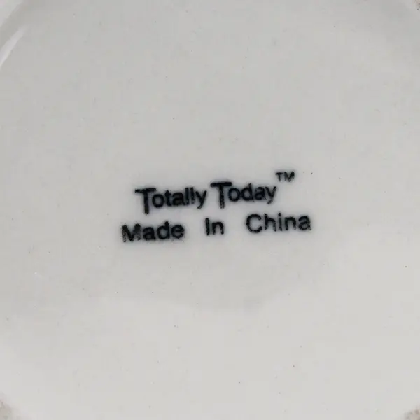 Lot Of 4 Totally Today Brand TTO12 Pattern White Ceramic Flat Cups 2.75" Tall