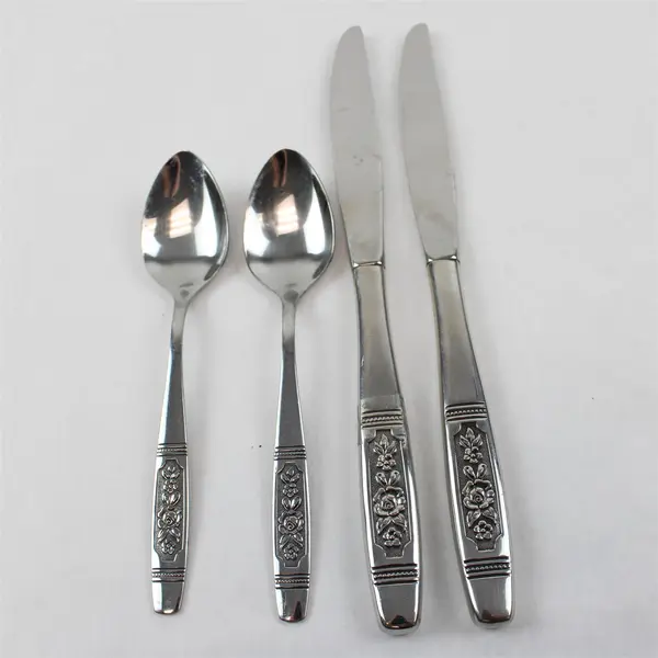 Lot of 4 Oneida Louisville Stainless Flatware - 2 Hollow Knives & 2 Teaspoons