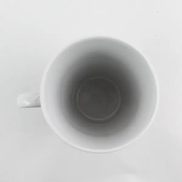 Roca White and Red Snowflake Ceramic Coffee Mug